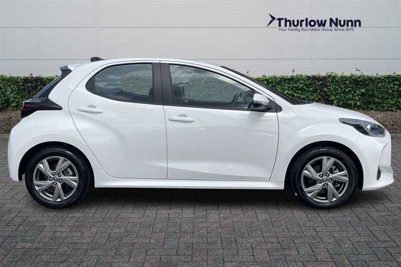 Toyota Yaris 1.5 Vvt-h Icon Hatchback Hybrid E-cvt E WP75CCN White #2