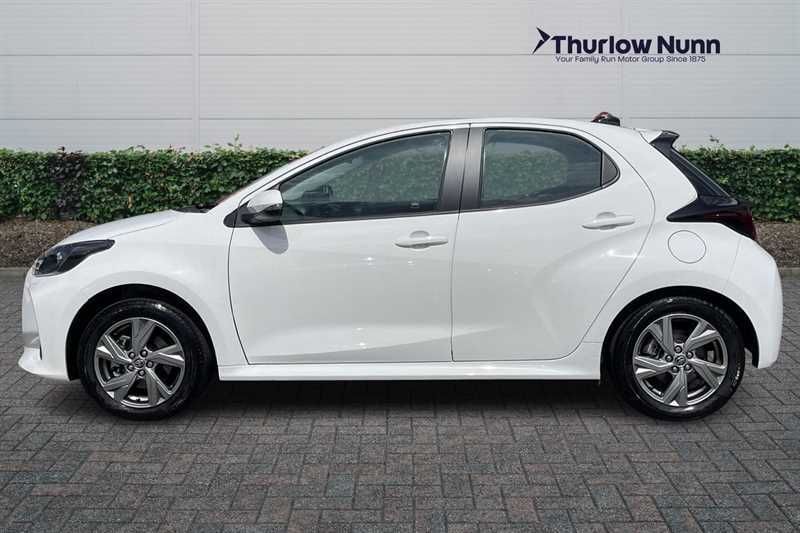 Toyota Yaris 1.5 Vvt-h Icon Hatchback Hybrid E-cvt E WP75CCN White #6