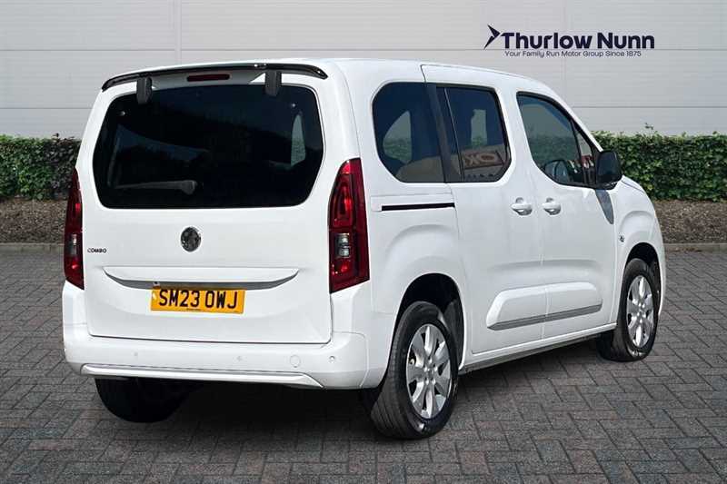 Vauxhall Combo Life 1.5 Turbo D 100 Ps Se Mpv White #3