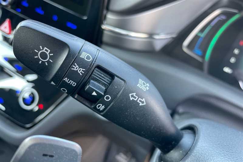 Hyundai Ioniq Blue #25