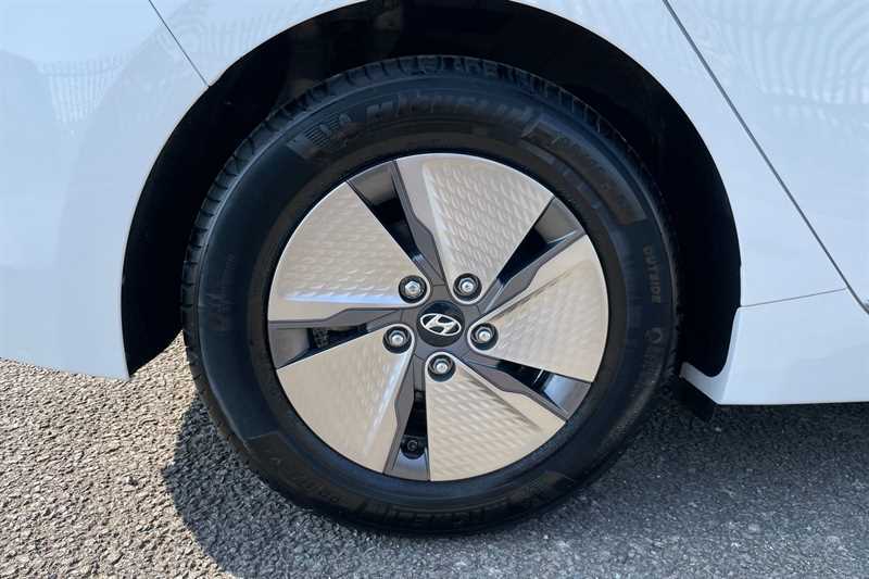 Hyundai Ioniq Blue #14