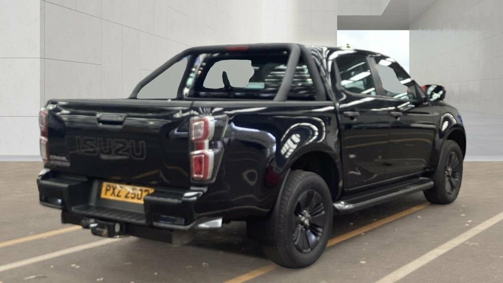 Isuzu D-Max 1.9L V-cross Black #4