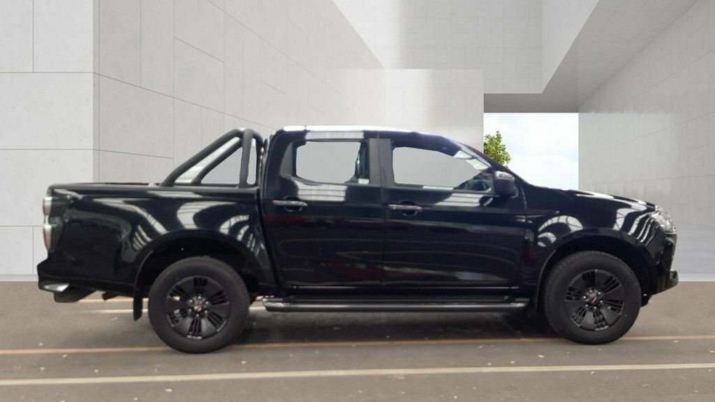 Isuzu D-Max 1.9L V-cross Black #5