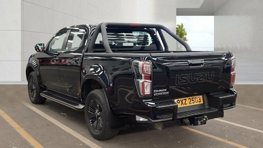 Isuzu D-Max 1.9L V-cross Black #3