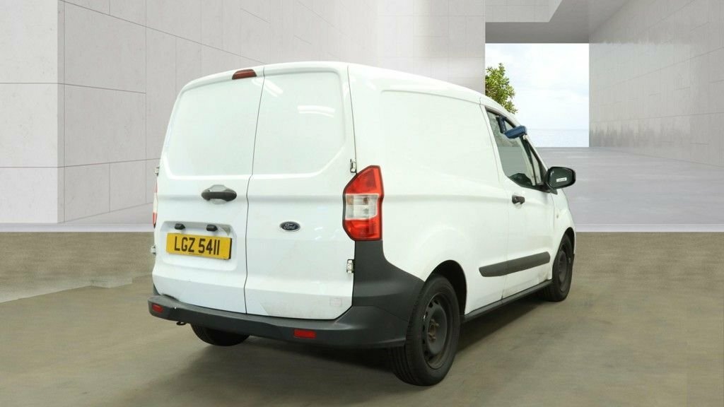 Ford Transit Courier 1.5L Trend White #4
