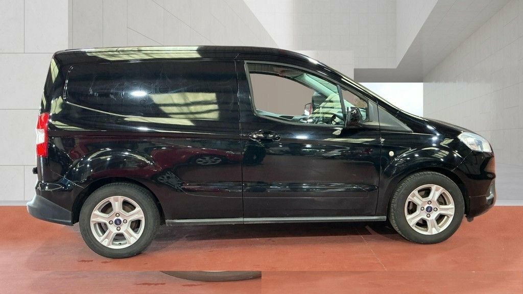 Ford Transit Courier 1.5L Limited Black #5