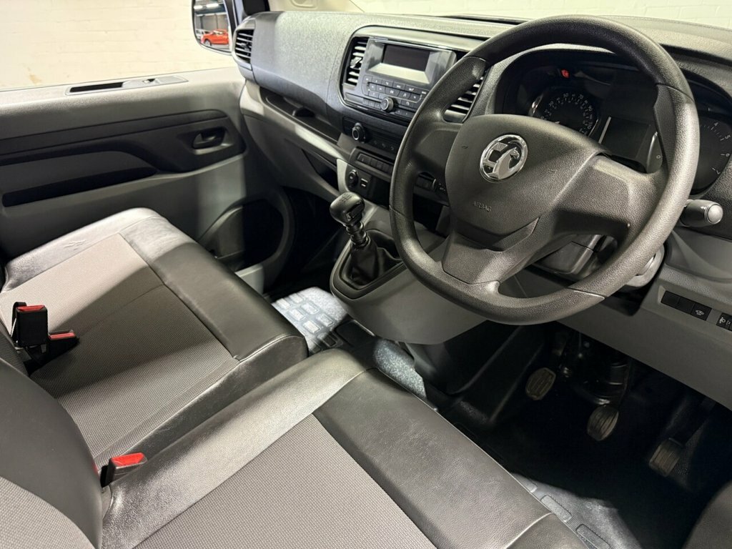 Vauxhall Vivaro 1.5L Edition White #3