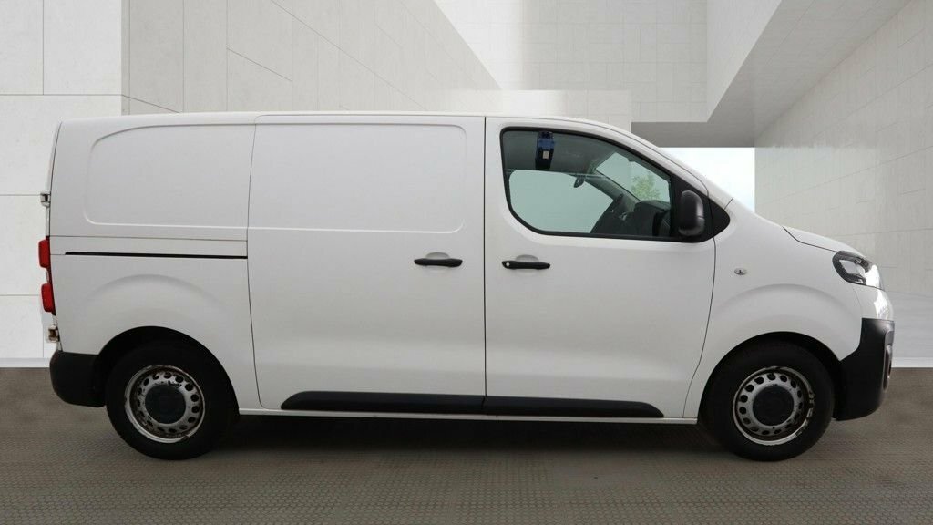 Vauxhall Vivaro 1.5L Edition White #5