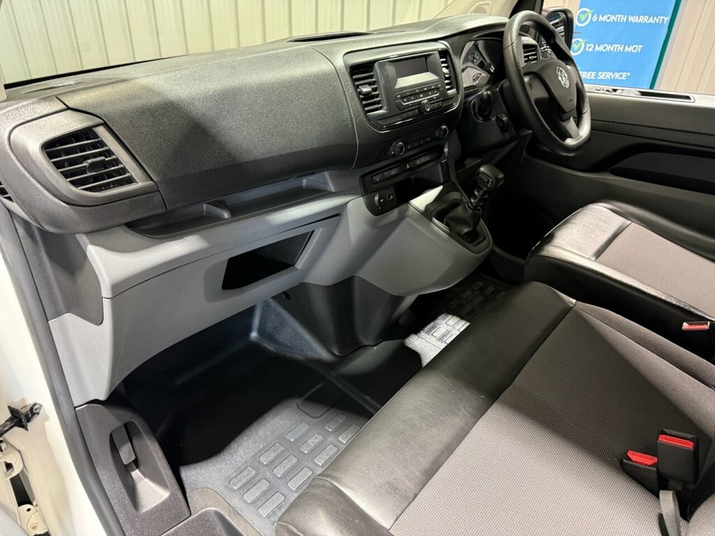 Vauxhall Vivaro 1.5L Edition White #4