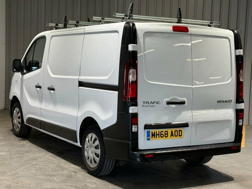Renault Trafic 1.6L Business White #2
