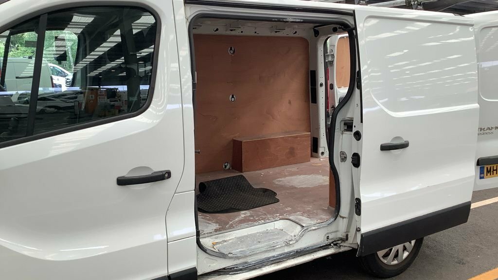 Renault Trafic 1.6Dci 27 L1 Swb Business 118Bhp Euro6 Ulez White #8