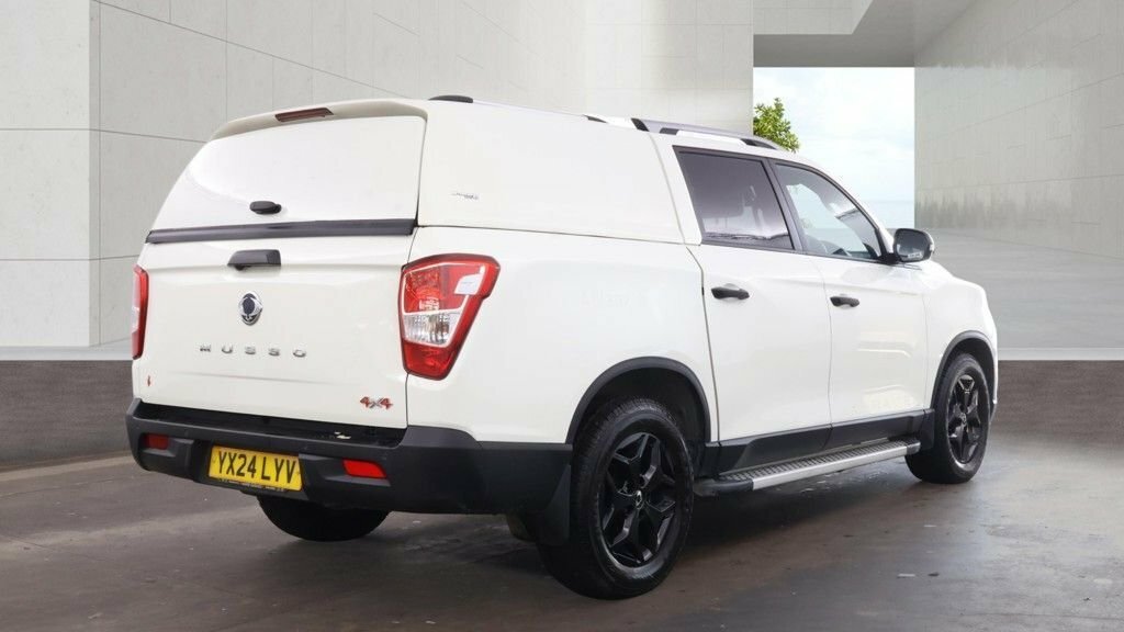 SsangYong Musso 2.2L Saracen YX24LYV White #4