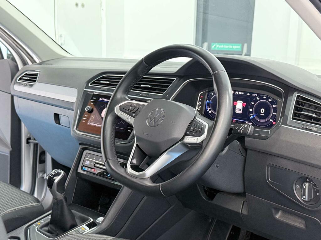 Volkswagen Tiguan 2.0 Tdi Active Euro 6 Ss Silver #5