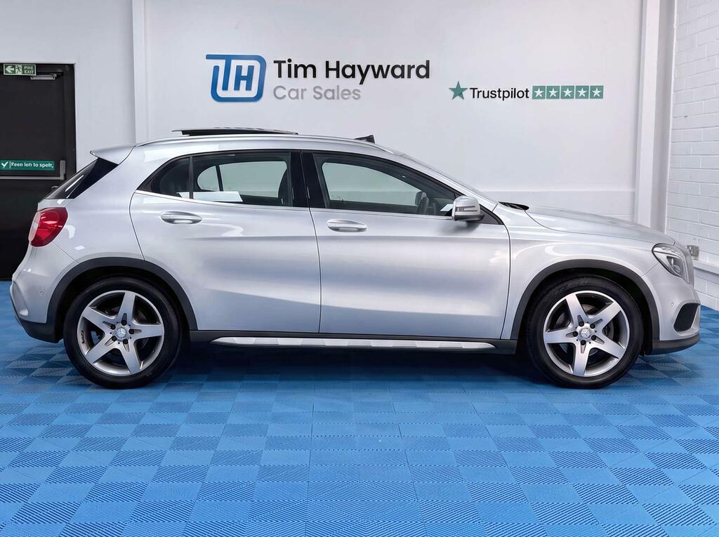 Mercedes-Benz GLA Class Gla 250 4Matic Amg Line Premium Plus Red #10