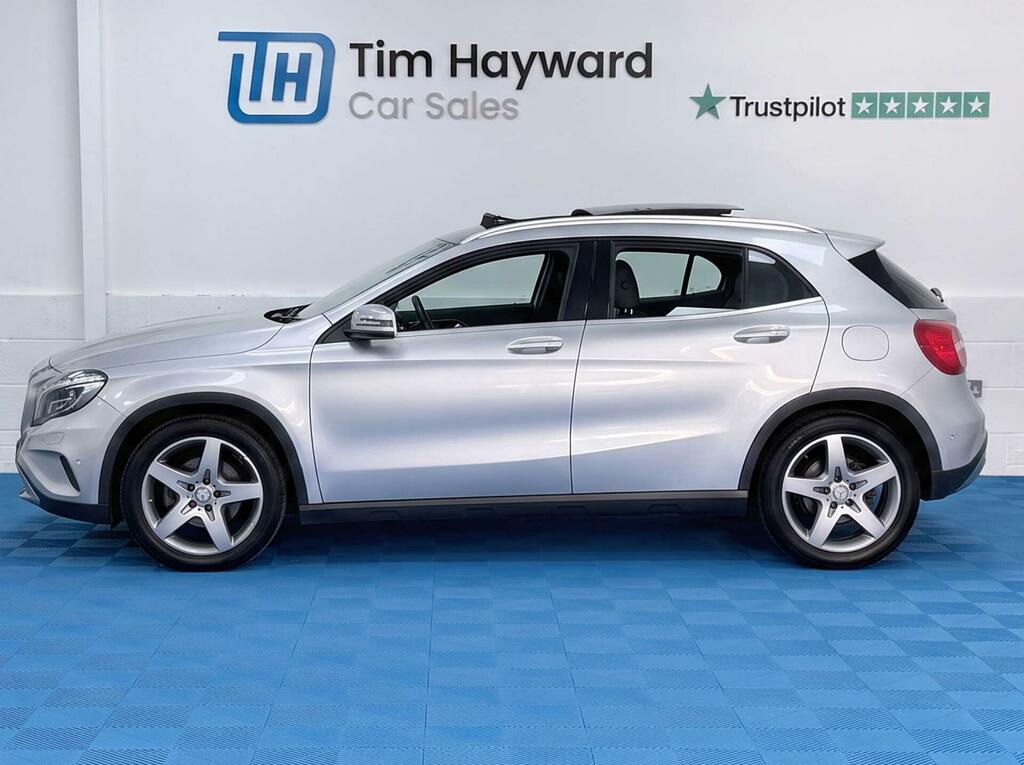Mercedes-Benz GLA Class Gla 250 4Matic Amg Line Premium Plus Red #11