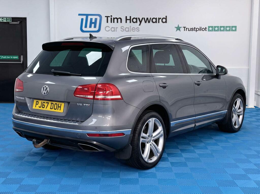 Volkswagen Touareg R-line Plus Grey #3