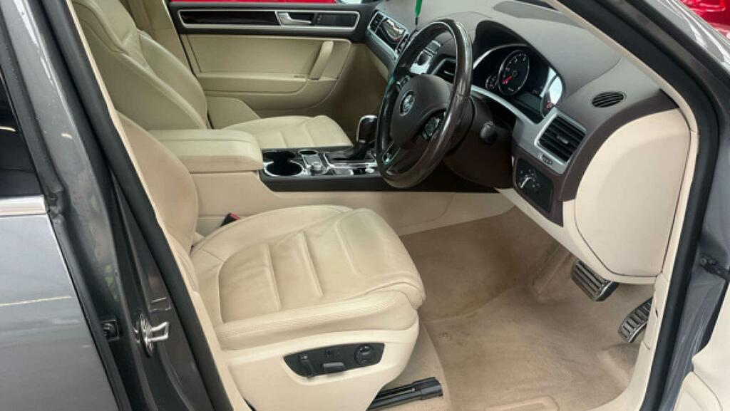 Volkswagen Touareg R-line Plus Grey #5
