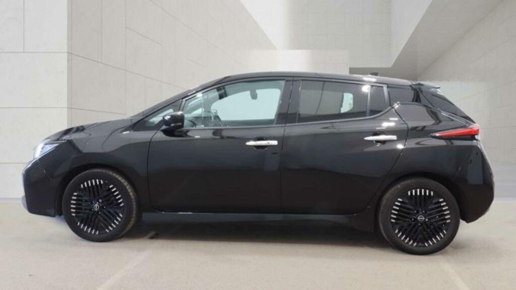 Nissan Leaf N-connecta Black #6