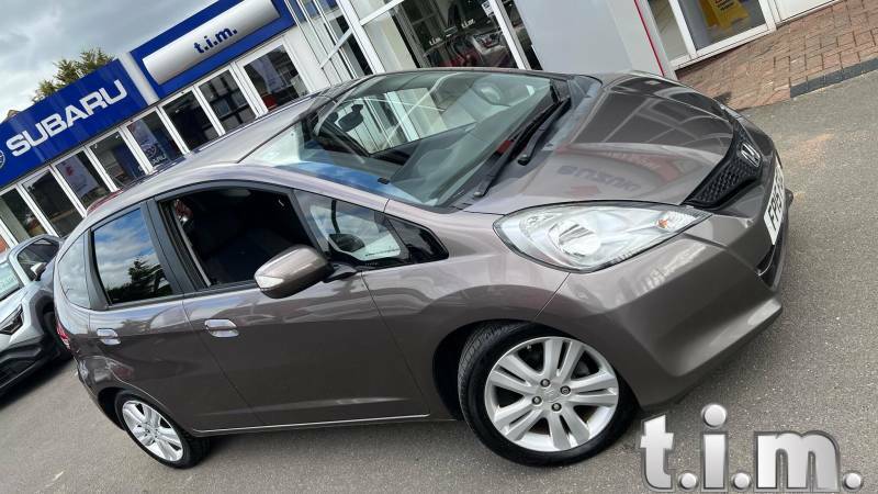Honda Jazz 1.4 I-vtec Es Plus Cvt - 2015 15 Brown