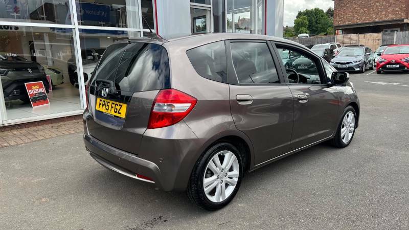 Honda Jazz 1.4 I-vtec Es Plus Cvt - 2015 15 Brown #3