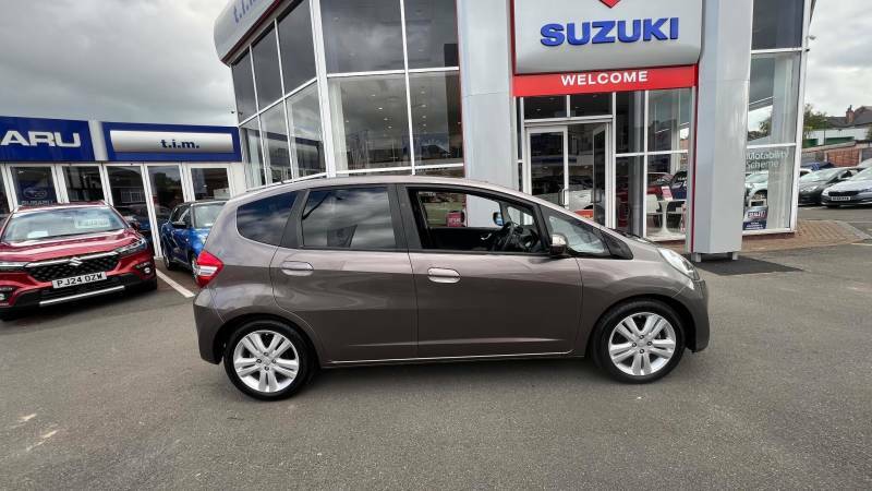 Honda Jazz 1.4 I-vtec Es Plus Cvt - 2015 15 Brown #2