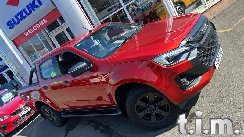 Isuzu D-Max 1.9 V-cross Double Cab 4X4 - 2025 25 Orange