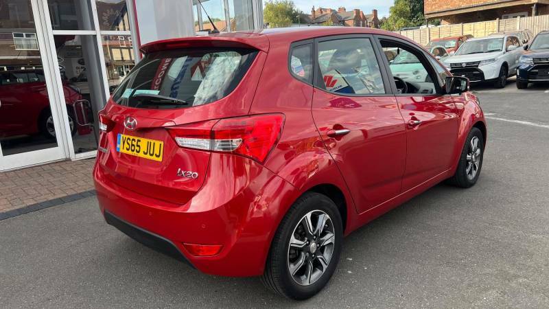 Hyundai Ix20 1.6 Se Red #3