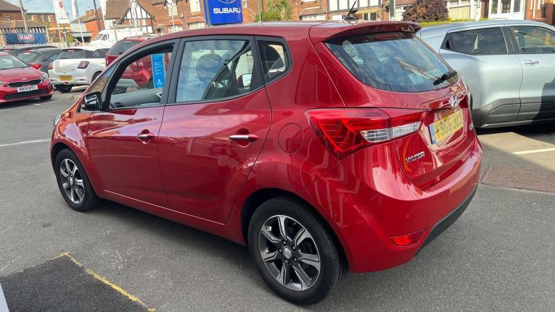 Hyundai Ix20 1.6 Se Red #4