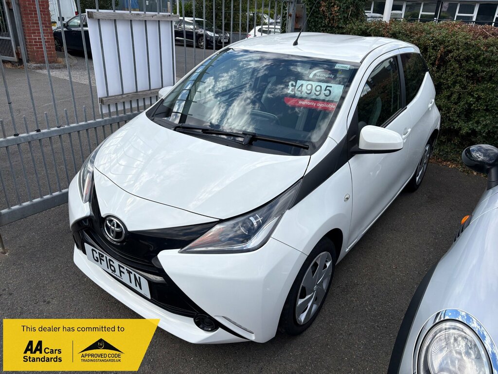 Toyota Aygo 1.0 Vvt-i X-play Hatchback Euro White