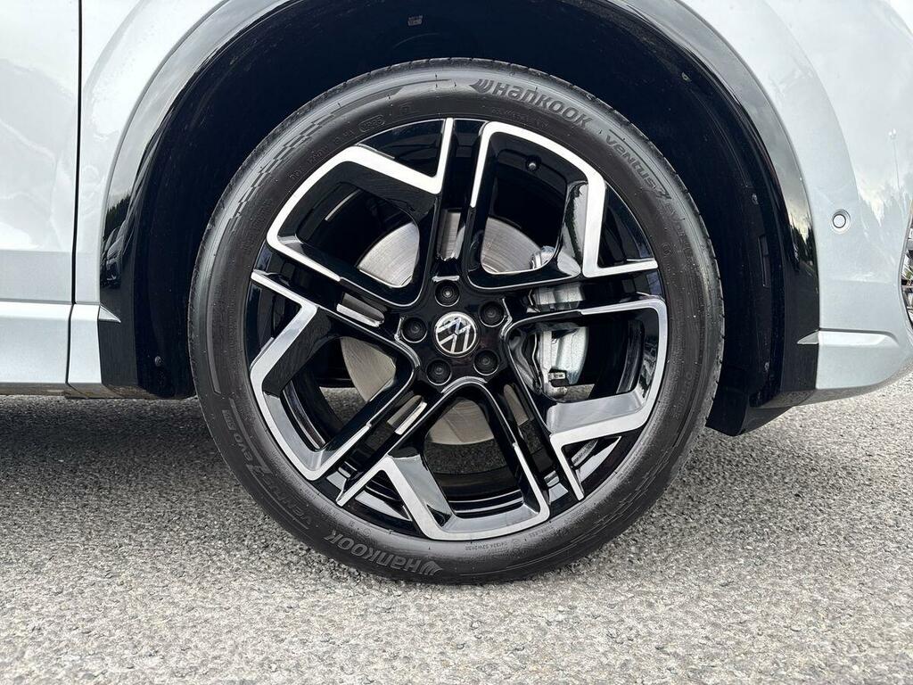 Volkswagen Tiguan Life White #5