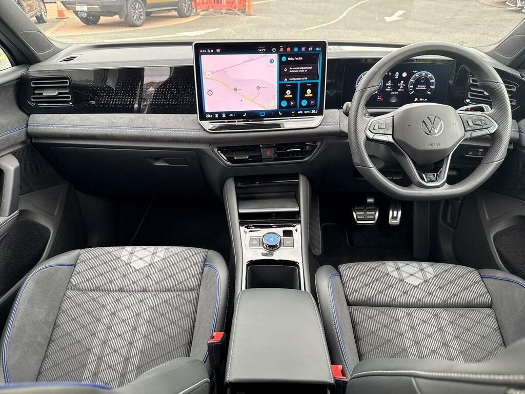 Volkswagen Tiguan Life White #8