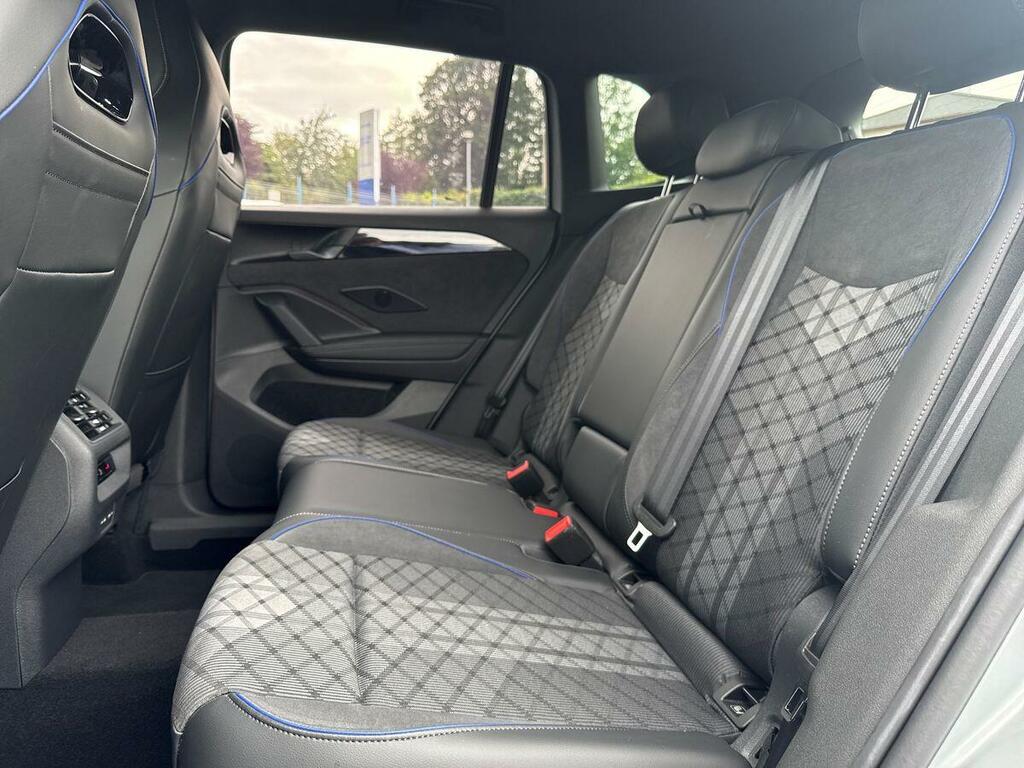 Volkswagen Tiguan Life White #11
