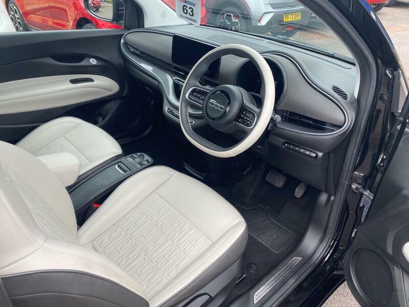 Fiat 500E 42Kwh La Prima Black #5