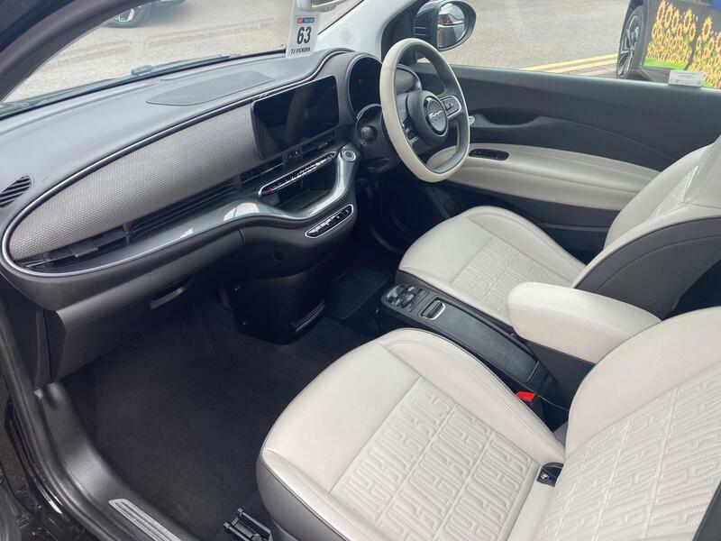 Fiat 500E 42Kwh La Prima Black #6