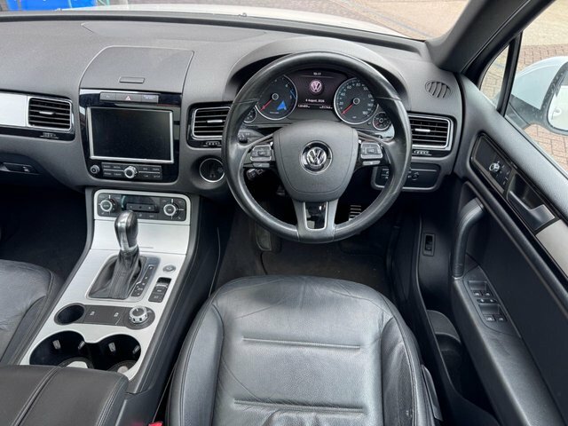 Volkswagen Touareg 2014 3.0 Tdi V6 Bluemotion Tech R-line Suv Die White #4
