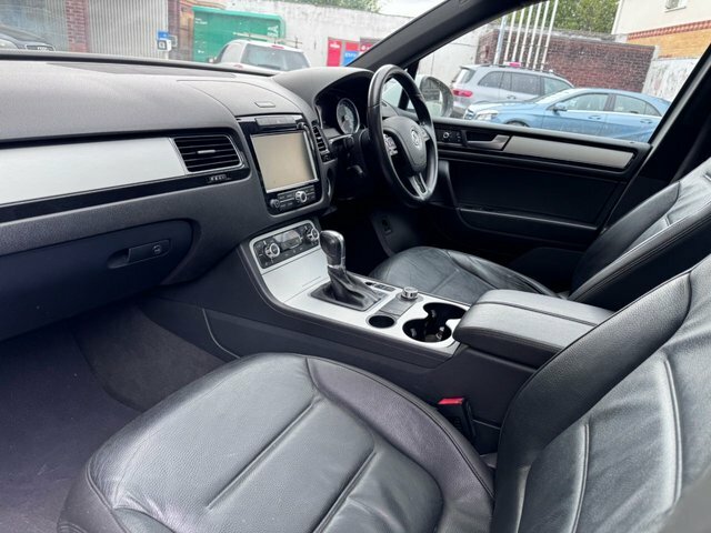 Volkswagen Touareg 2014 3.0 Tdi V6 Bluemotion Tech R-line Suv Die White #3