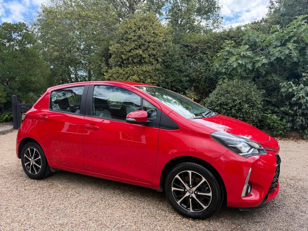 Toyota Yaris 1.5 Vvt-i Icon Tech Euro 6 LS69HJY Red #2