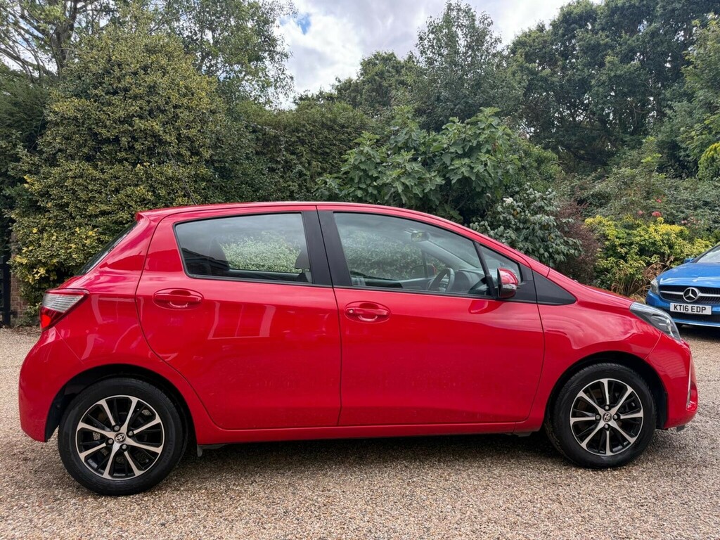 Toyota Yaris 1.5 Vvt-i Icon Tech Euro 6 LS69HJY Red #6