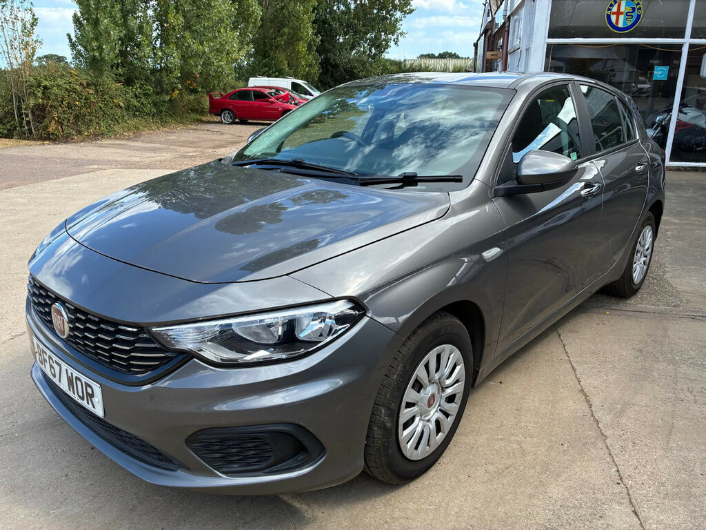 Fiat Tipo 1.4 Easy Hatchback Grey
