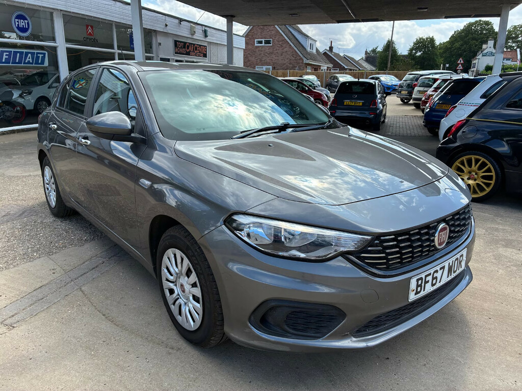 Fiat Tipo 1.4 Easy Hatchback Grey #2