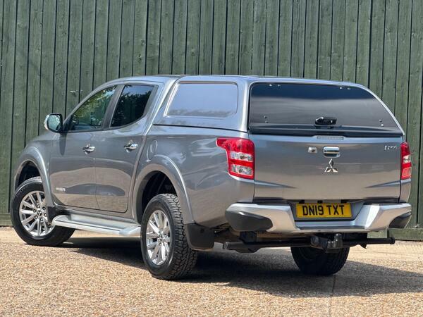 Mitsubishi L200 Double Cab Di-d 181 Barbarian Svp Ii 4Wd #8