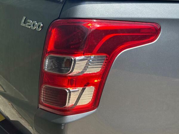 Mitsubishi L200 Double Cab Di-d 181 Barbarian Svp Ii 4Wd #43