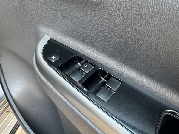 Mitsubishi L200 Double Cab Di-d 181 Barbarian Svp Ii 4Wd #21