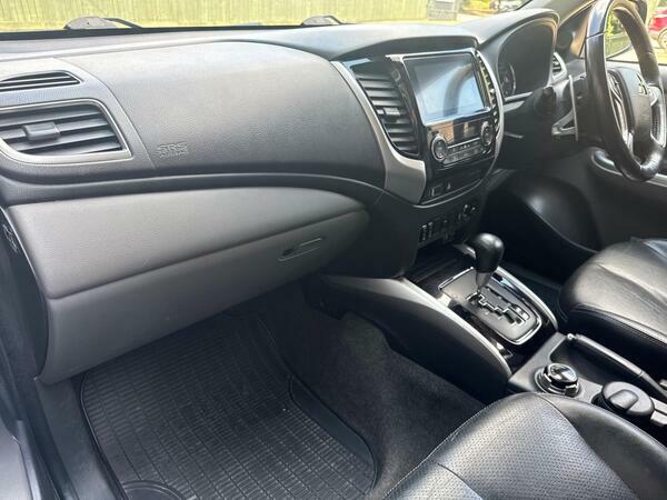 Mitsubishi L200 Double Cab Di-d 181 Barbarian Svp Ii 4Wd #31