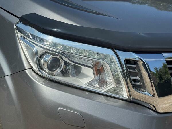 Nissan Navara Pickup White #41