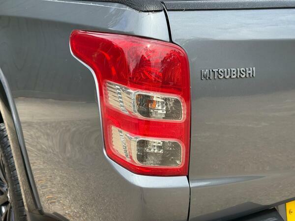 Mitsubishi L200 2.4 Di-d Dc Barbarian 4Wd Euro 6 Green #41