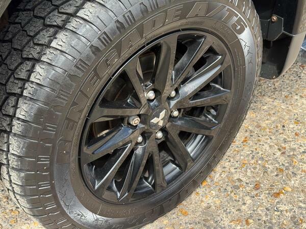 Mitsubishi L200 2.4 Di-d Dc Barbarian 4Wd Euro 6 Green #37