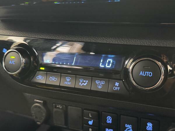 Toyota HILUX 2.4 D-4d Invincible X Double Cab Pickup 4Wd E #37