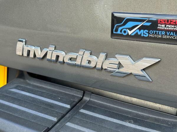 Toyota HILUX 2.4 D-4d Invincible X Double Cab Pickup 4Wd E #51