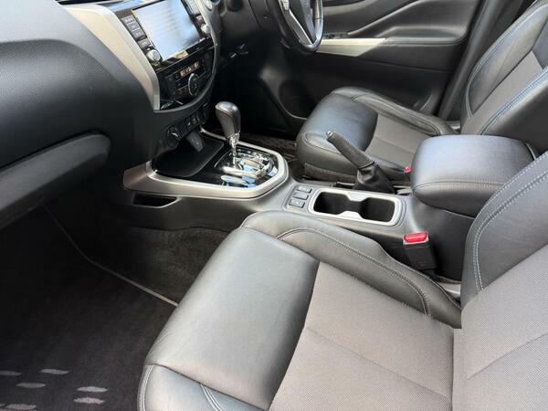 Nissan Navara 2.3L Tekna Grey #8